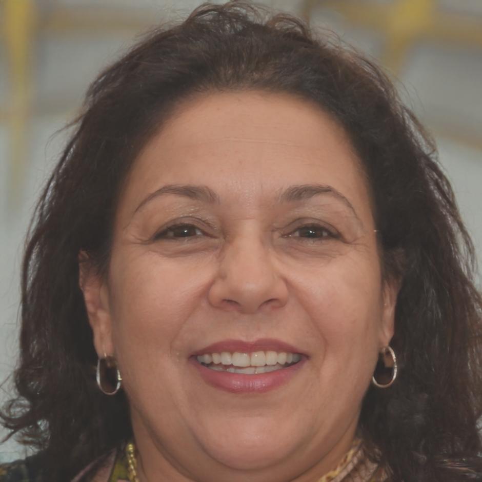 Elena Martínez, Directora de Educación Financiera